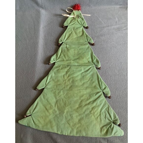 Quilted Patchwork Christmas Tree Wall Hanging With "Home For Christmas" Message - Picture 12 of 14